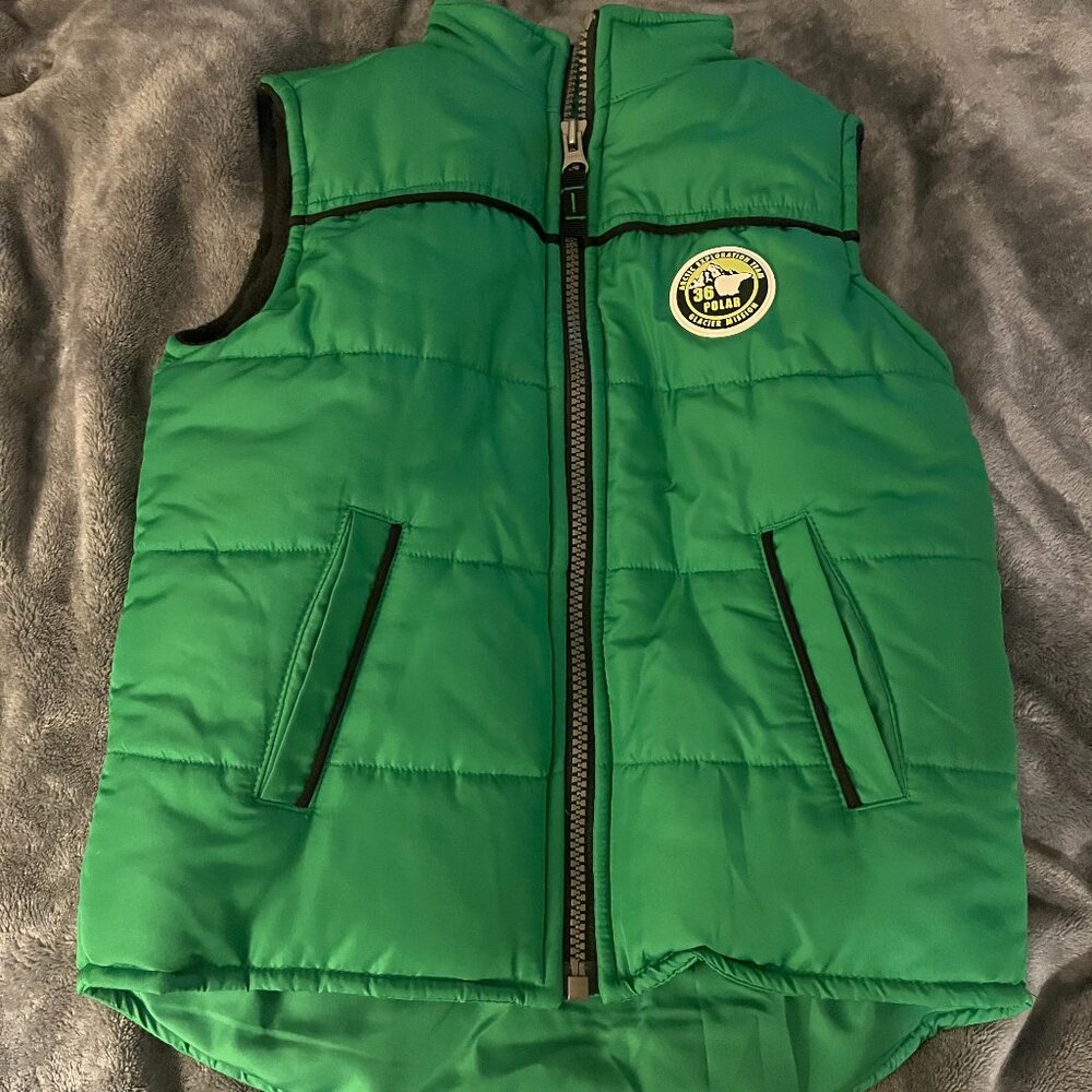 Carter's Kids Size 4T Puffy Vest - excellent condition!